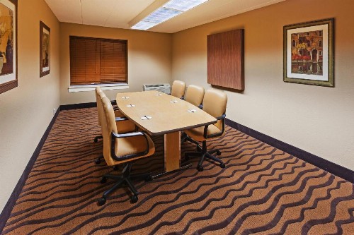 AmericInn by Wyndham Omaha - image 19