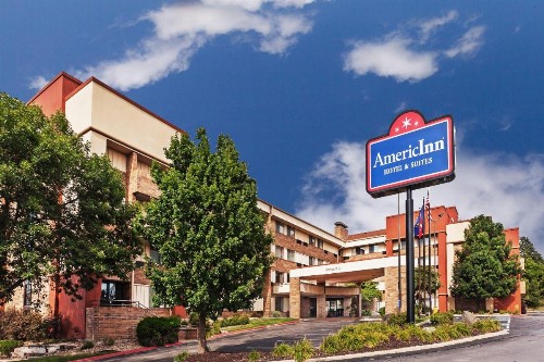AmericInn by Wyndham Omaha - image 20