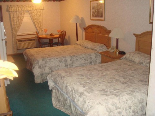 Townhouse Inn & Suites Omaha - image 12