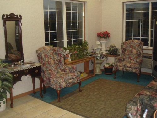 Townhouse Inn & Suites Omaha - image 13
