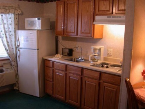 Townhouse Inn & Suites Omaha - image 14