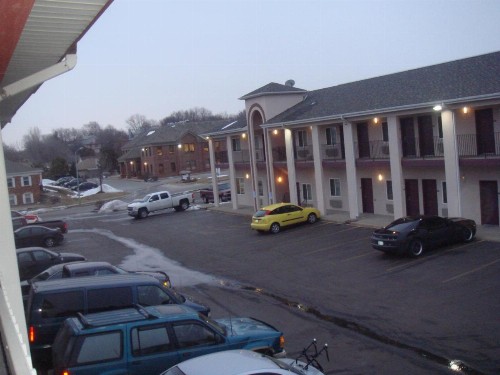 Townhouse Inn & Suites Omaha - image 19