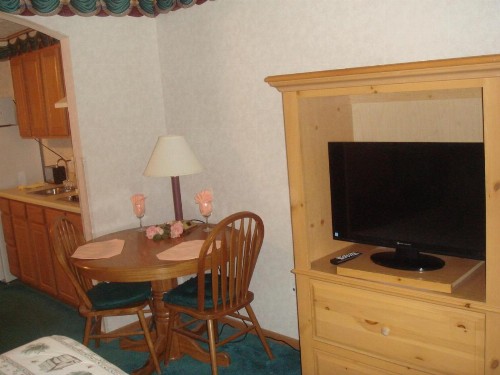 Townhouse Inn & Suites Omaha - image 7