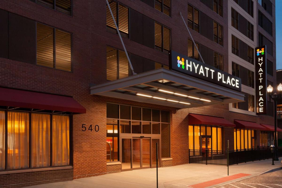 Hyatt Place Omaha/Downtown-Old Market - image 3