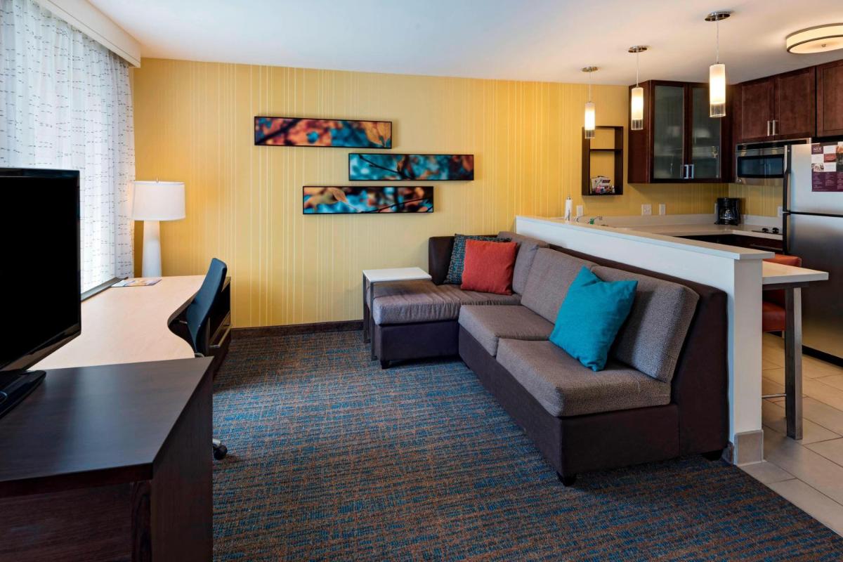 Residence Inn by Marriott Omaha West - image 5