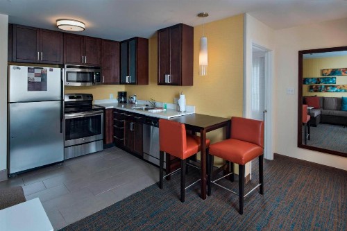 Residence Inn by Marriott Omaha West - image 9