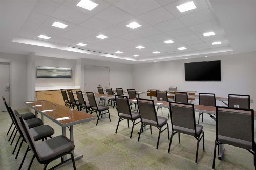 Home2 Suites By Hilton Omaha West - image 9