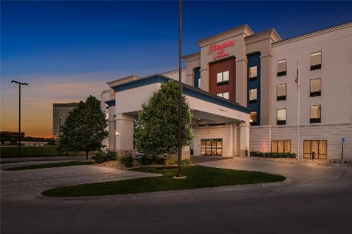 Hampton Inn Omaha/West Dodge Road Old Mill - image 16