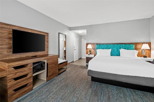Hampton Inn Omaha/West Dodge Road Old Mill - image 23