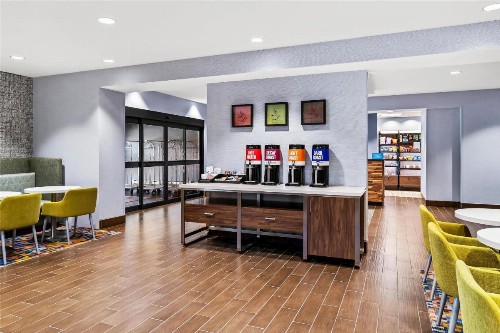 Hampton Inn Omaha/West Dodge Road Old Mill - image 29