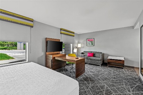 Hampton Inn Omaha/West Dodge Road Old Mill - image 37