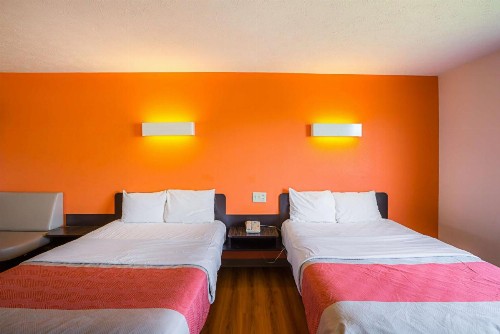 Motel 6 Omaha - IAT West - image 11