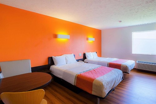 Motel 6 Omaha - IAT West - image 12