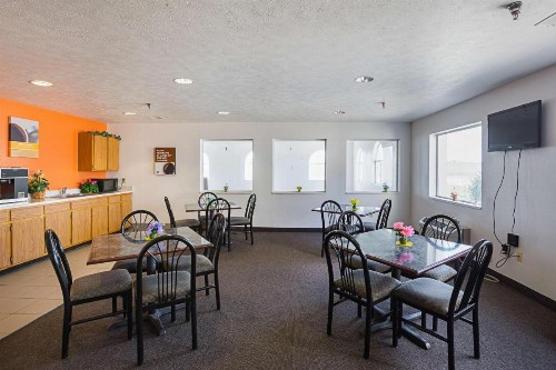 Motel 6 Omaha - IAT West - image 24