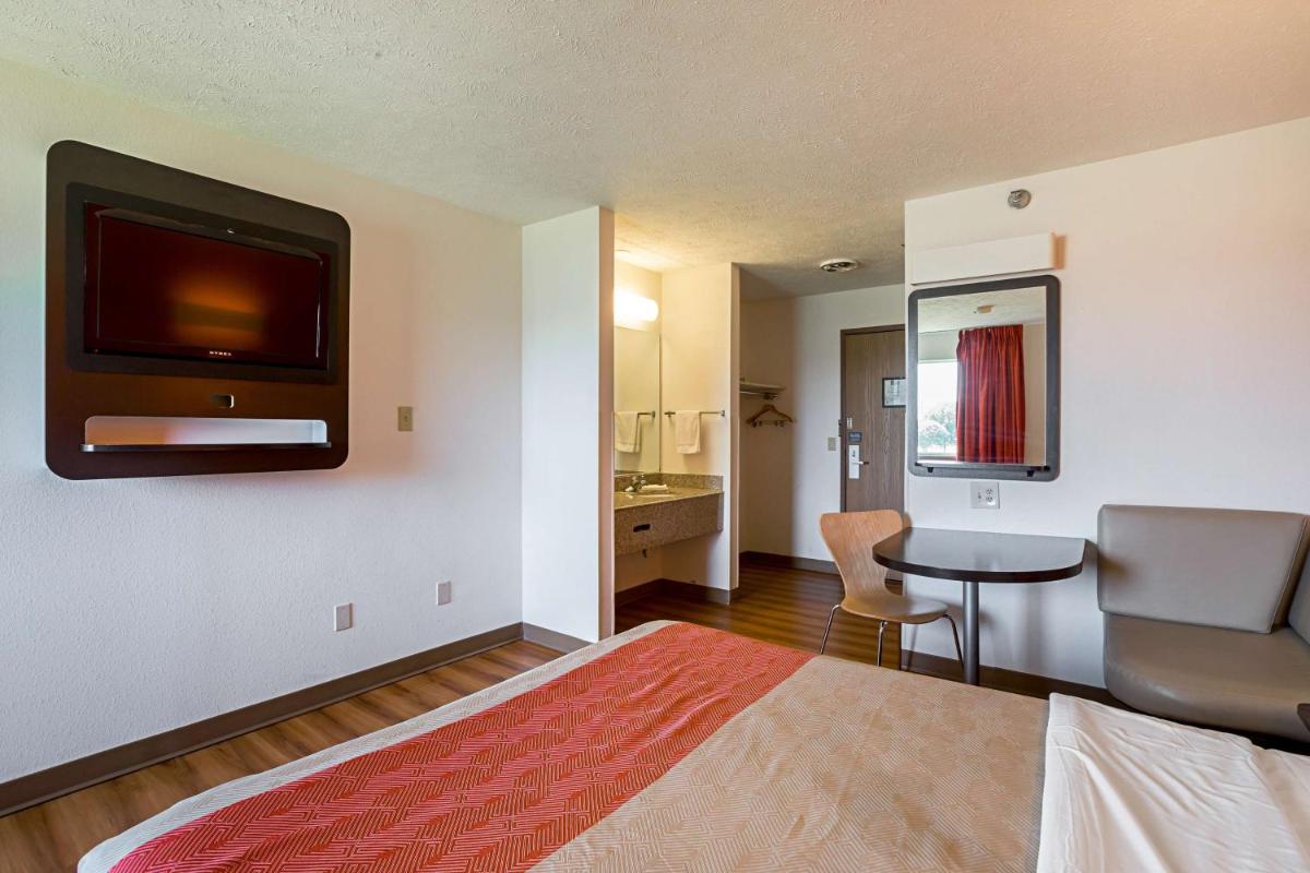 Motel 6 Omaha - IAT West - image 5