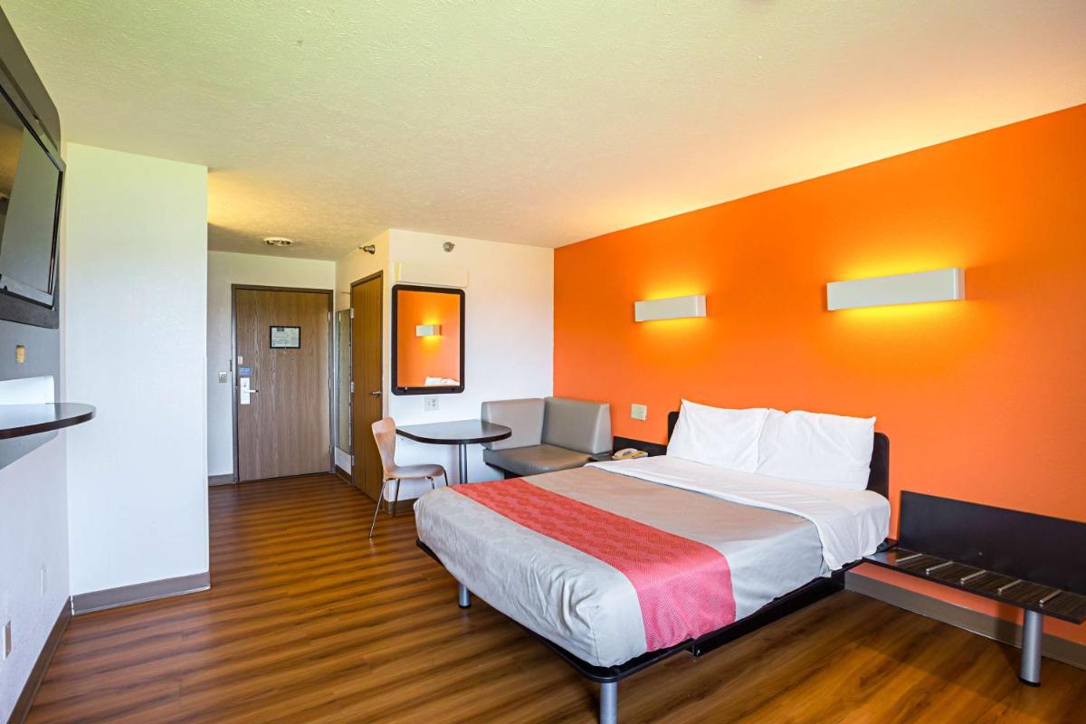 Motel 6 Omaha - IAT West - image 6