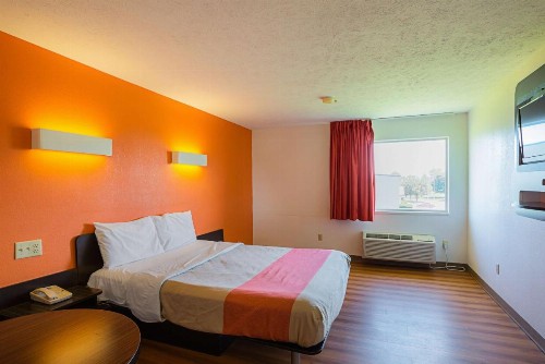 Motel 6 Omaha - IAT West - image 8