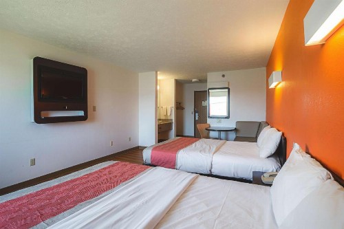 Motel 6 Omaha - IAT West - image 9