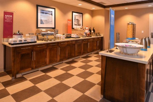 Hampton Inn Omaha Midtown-Aksarben - image 13