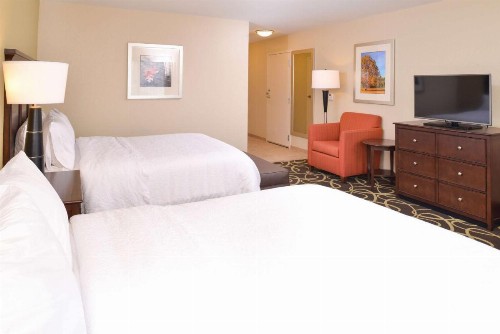 Hampton Inn Omaha Midtown-Aksarben - image 18