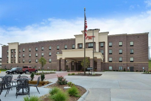Hampton Inn Omaha Midtown-Aksarben - image 2