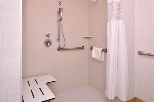 Hampton Inn Omaha Midtown-Aksarben - image 21