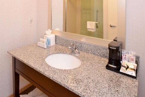 Hampton Inn Omaha Midtown-Aksarben - image 29