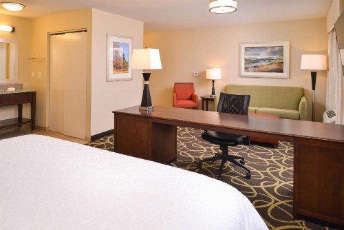 Hampton Inn Omaha Midtown-Aksarben - image 30