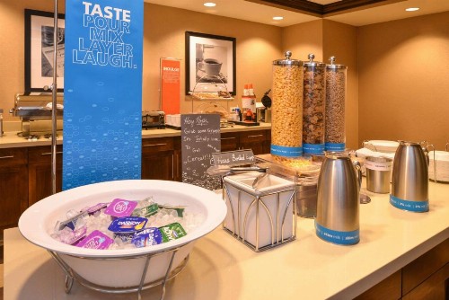 Hampton Inn Omaha Midtown-Aksarben - image 8