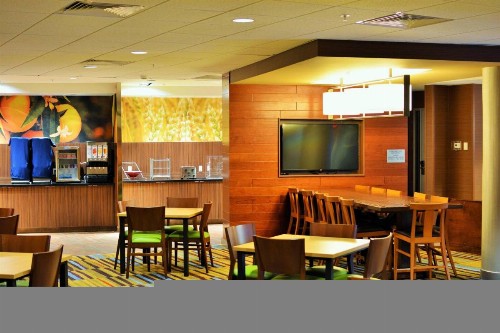 Fairfield Inn & Suites by Marriott Omaha Northwest - image 1