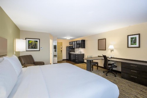 Candlewood Suites - Omaha Millard Area an IHG Hotel - image 7
