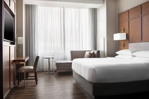Omaha Marriott Downtown at the Capitol District - image 36