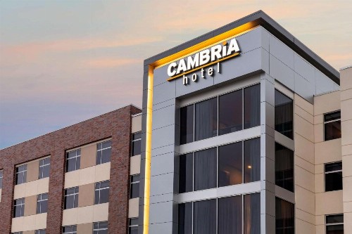 Cambria Hotel Omaha Downtown - image 3