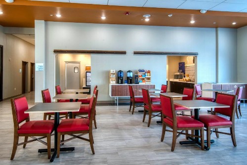 Holiday Inn Express & Suites - Omaha Downtown - Airport an IHG Hotel - image 13