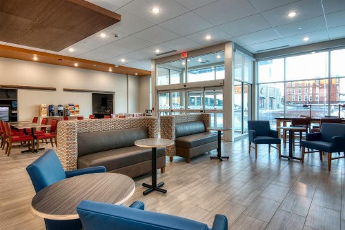 Holiday Inn Express & Suites - Omaha Downtown - Airport an IHG Hotel - image 15