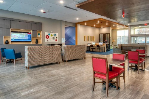 Holiday Inn Express & Suites - Omaha Downtown - Airport an IHG Hotel - image 28