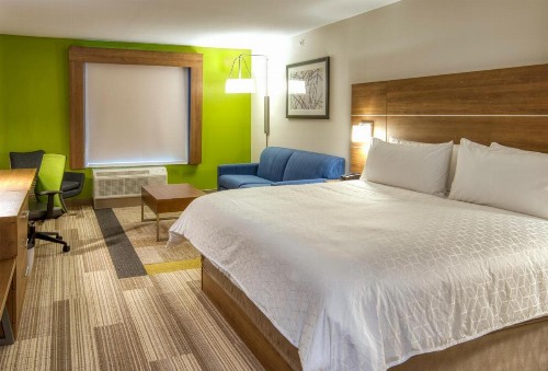 Holiday Inn Express & Suites - Omaha Downtown - Airport an IHG Hotel - image 37