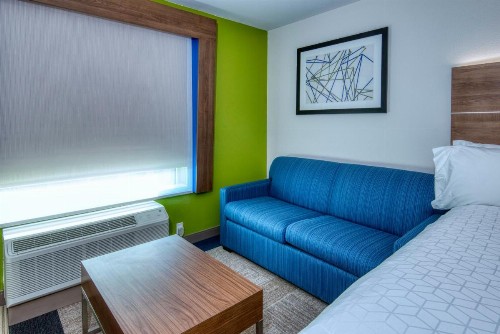 Holiday Inn Express & Suites - Omaha Downtown - Airport an IHG Hotel - image 38