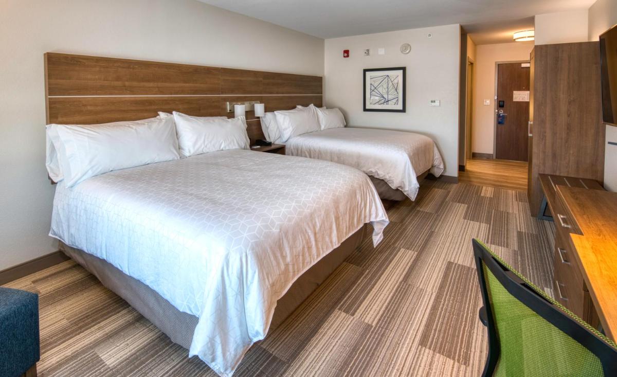 Holiday Inn Express & Suites - Omaha Downtown - Airport an IHG Hotel - image 4