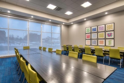 Holiday Inn Express & Suites - Omaha Downtown - Airport an IHG Hotel - image 40