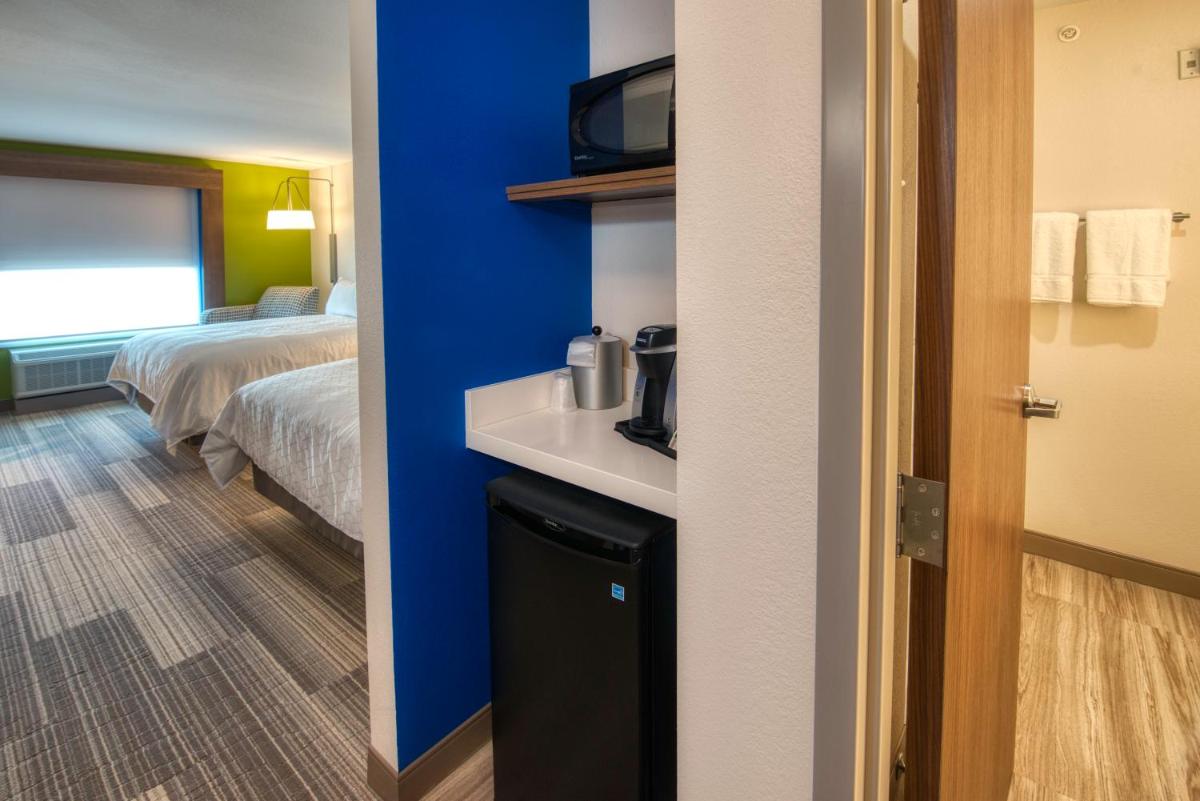 Holiday Inn Express & Suites - Omaha Downtown - Airport an IHG Hotel - image 7