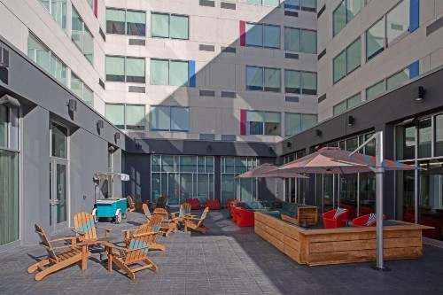 Aloft Omaha Aksarben Village - image 12