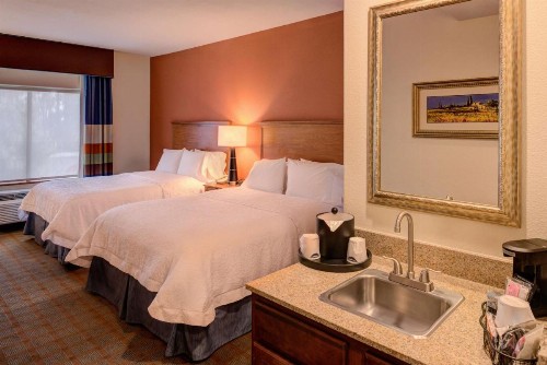 Hampton Inn & Suites Ontario - image 20