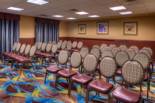Hampton Inn & Suites Ontario - image 26