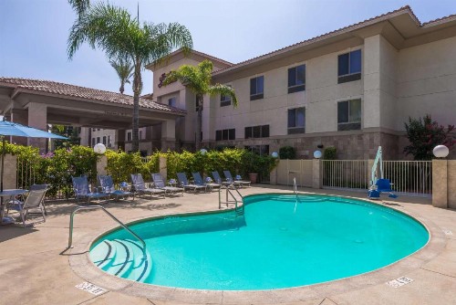 Hampton Inn & Suites Ontario - image 30