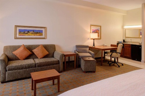 Hampton Inn & Suites Ontario - image 33