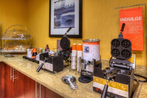 Hampton Inn & Suites Ontario - image 34