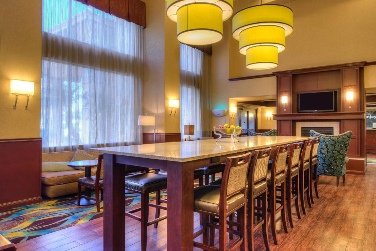 Hampton Inn & Suites Ontario - image 4