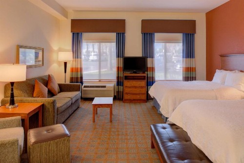 Hampton Inn & Suites Ontario - image 44