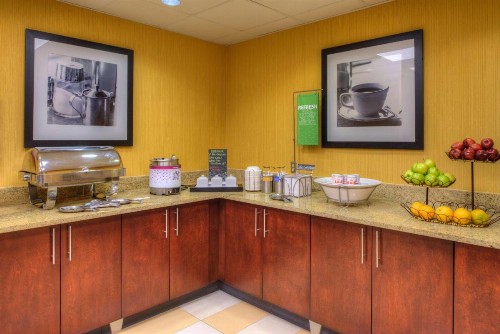 Hampton Inn & Suites Ontario - image 5